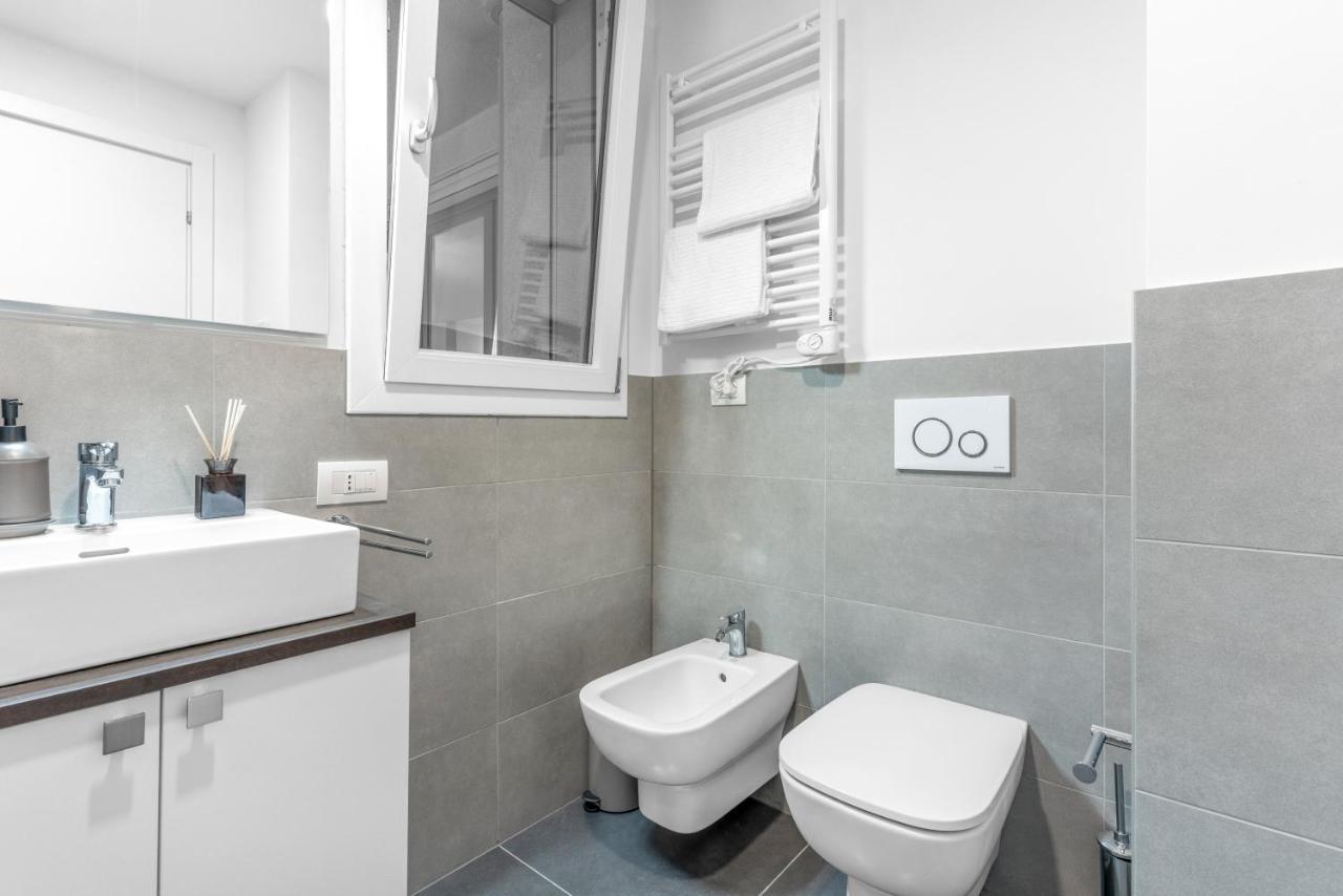 Modern With Terrace & Garage By Ndp Rent Apartment มิลาน ภายนอก รูปภาพ