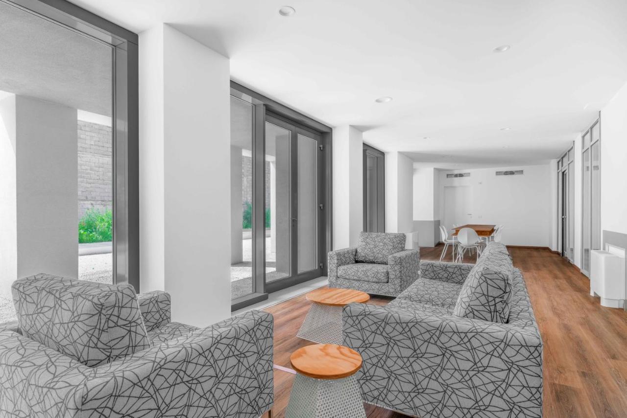 Modern With Terrace & Garage By Ndp Rent Apartment มิลาน ภายนอก รูปภาพ